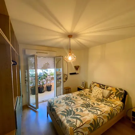 West Ground-floor One Bedroom With Parking, Garden, Pool * Niza